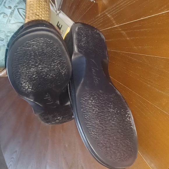 Women's Clark's Renata black shoes 9 - Picture 5 of 7